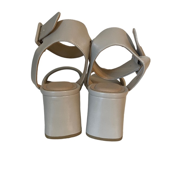 CL by Laundry Block Heel Buckle Ankle Faux‎ Leather Sandal NWOT Size 9 - Picture 4 of 8